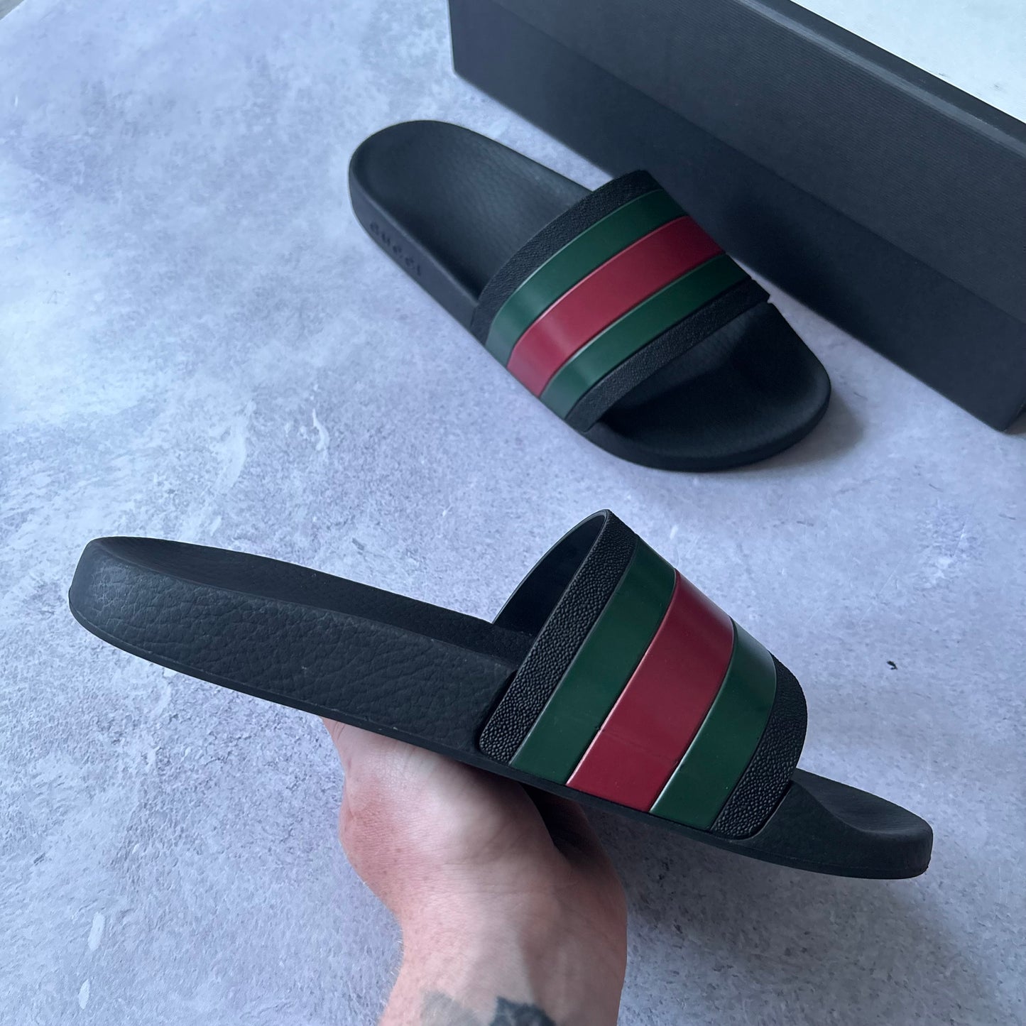 Gucci Pursuit Sliders - UK 8