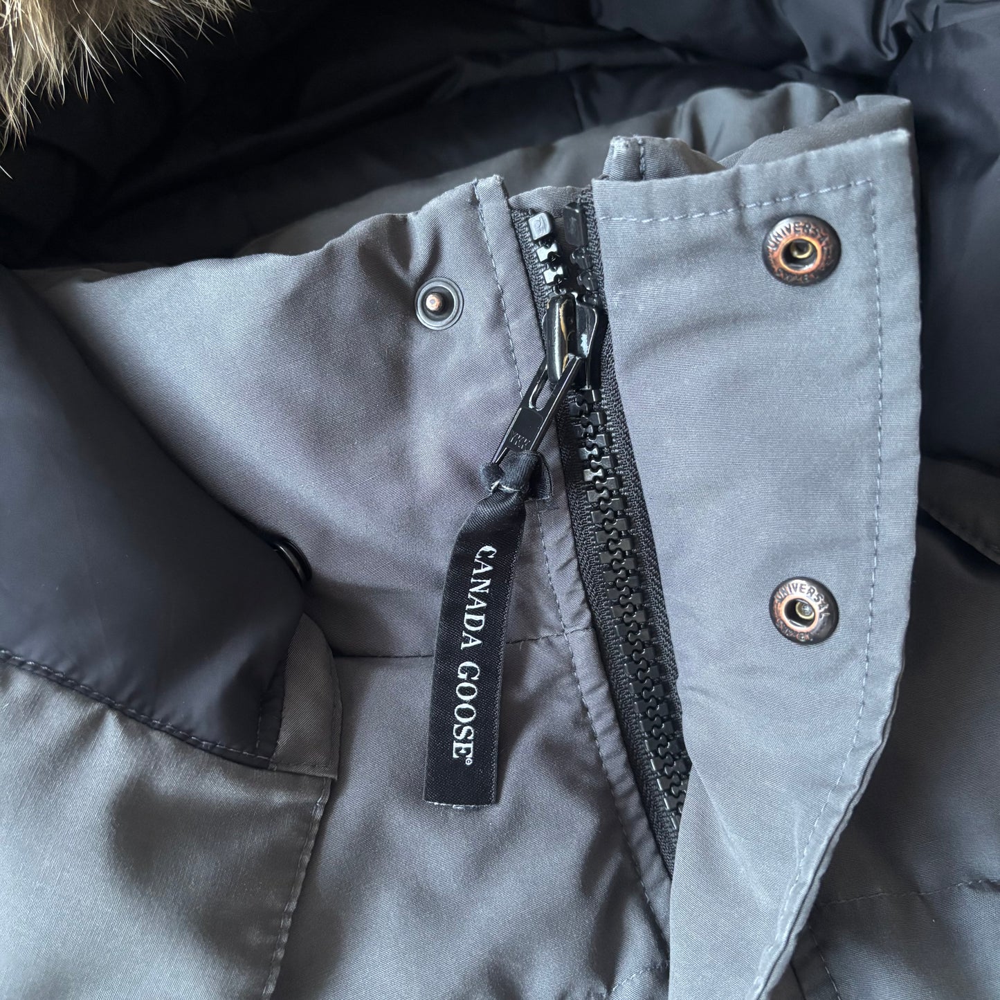 Canada Goose Wyndham Parka - Large
