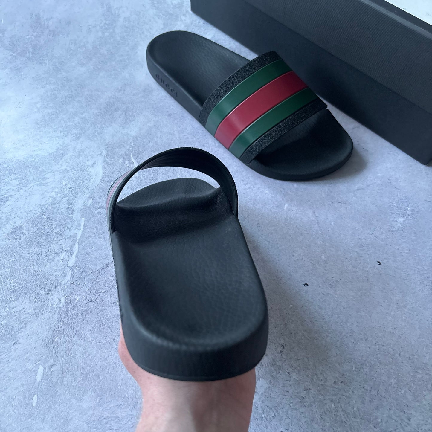 Gucci Pursuit Sliders - UK 8