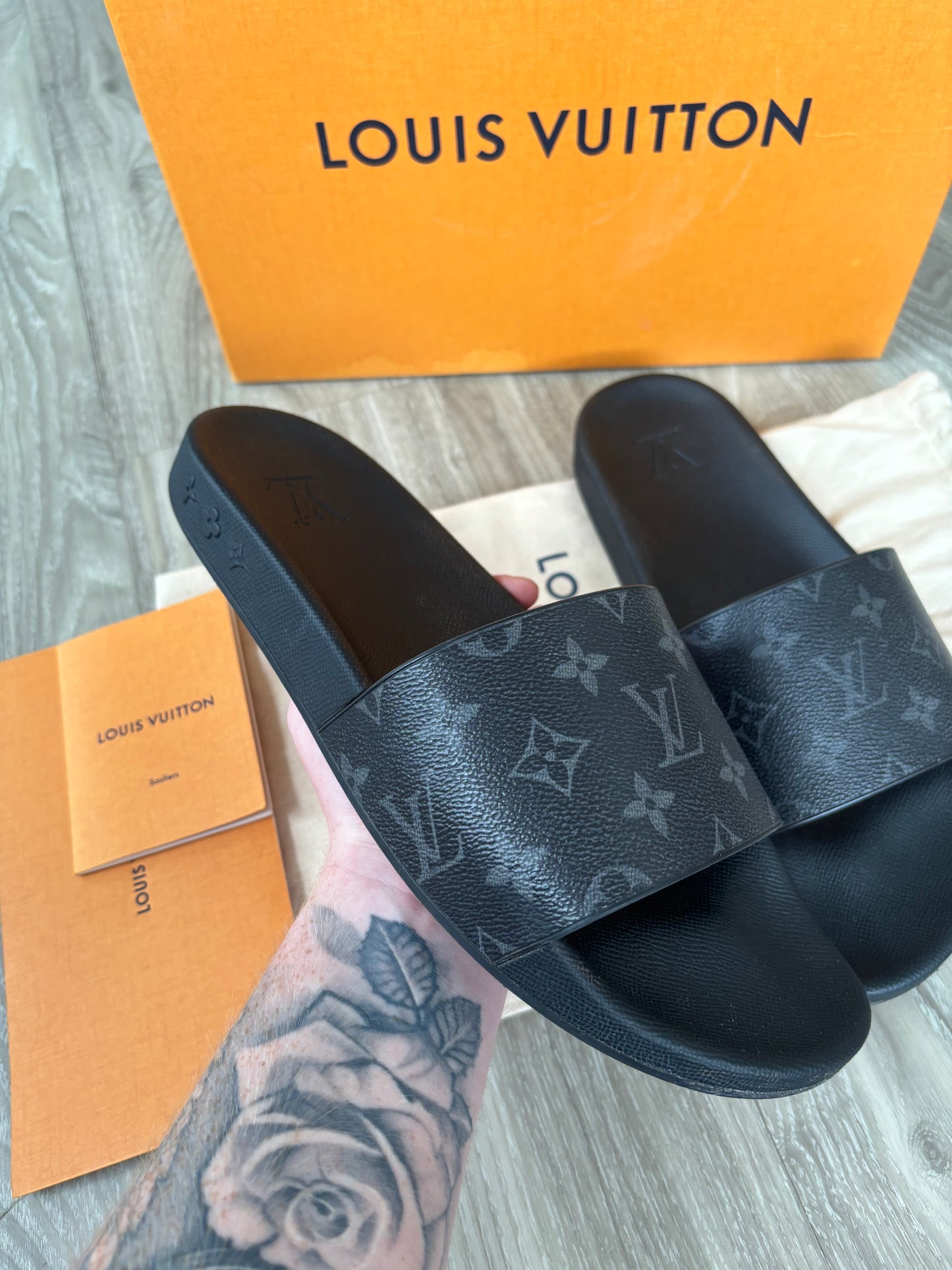 Louis Vuitton Sliders UK 9.5