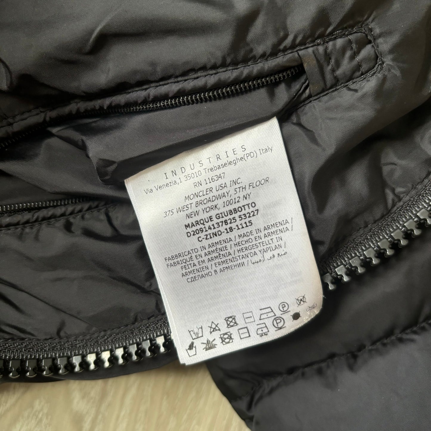 Moncler Marque Puffer Jacket