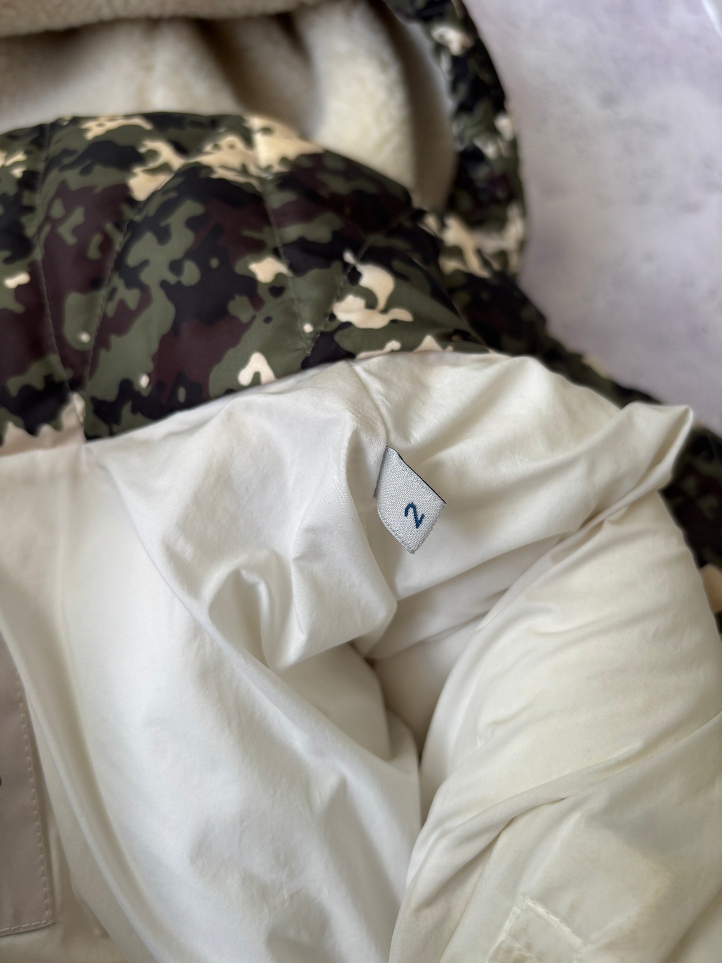 Moncler Blanc Puffer Jacket - Size 2