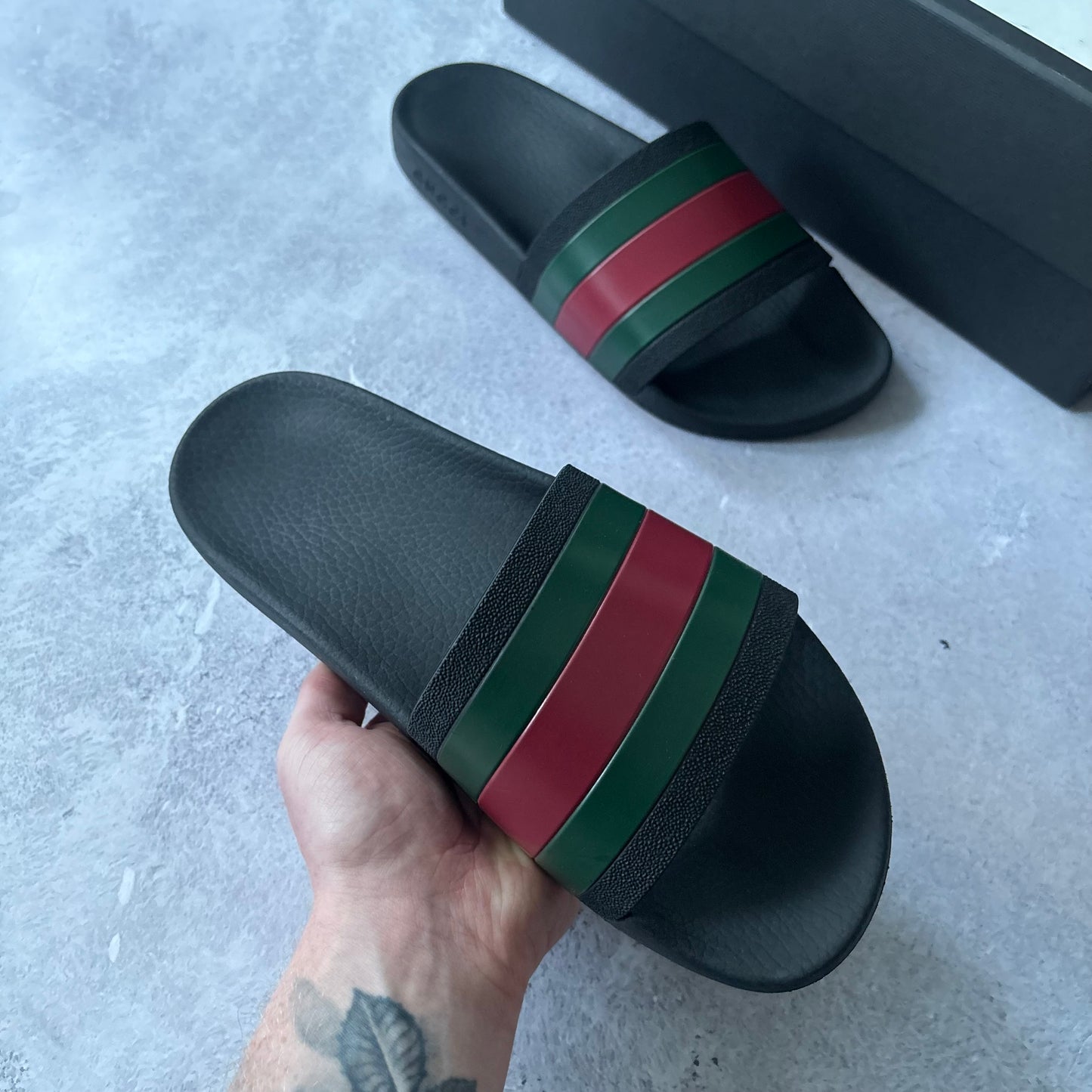 Gucci Pursuit Sliders - UK 8