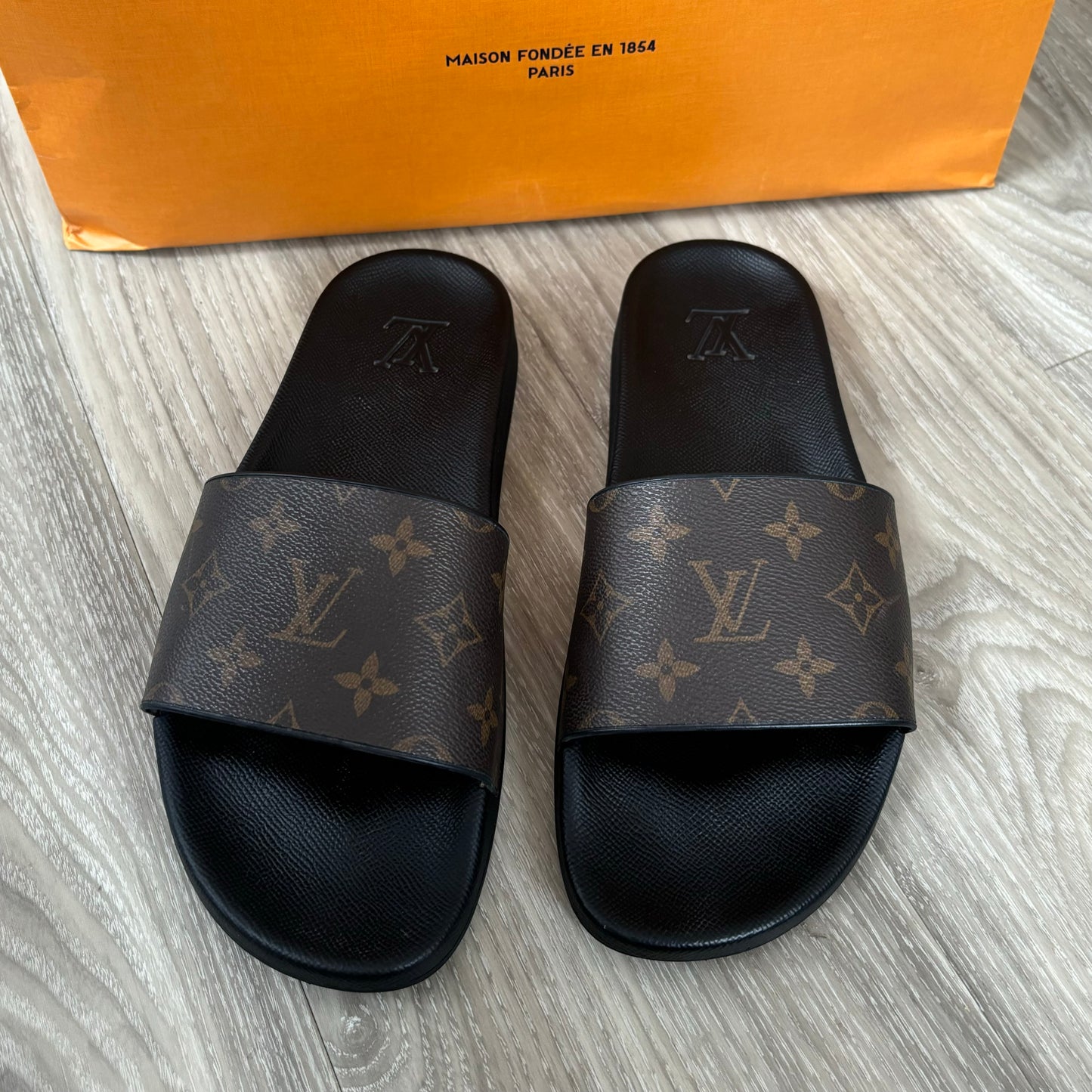 Louis Vuitton Waterfront Mule Sliders UK 8