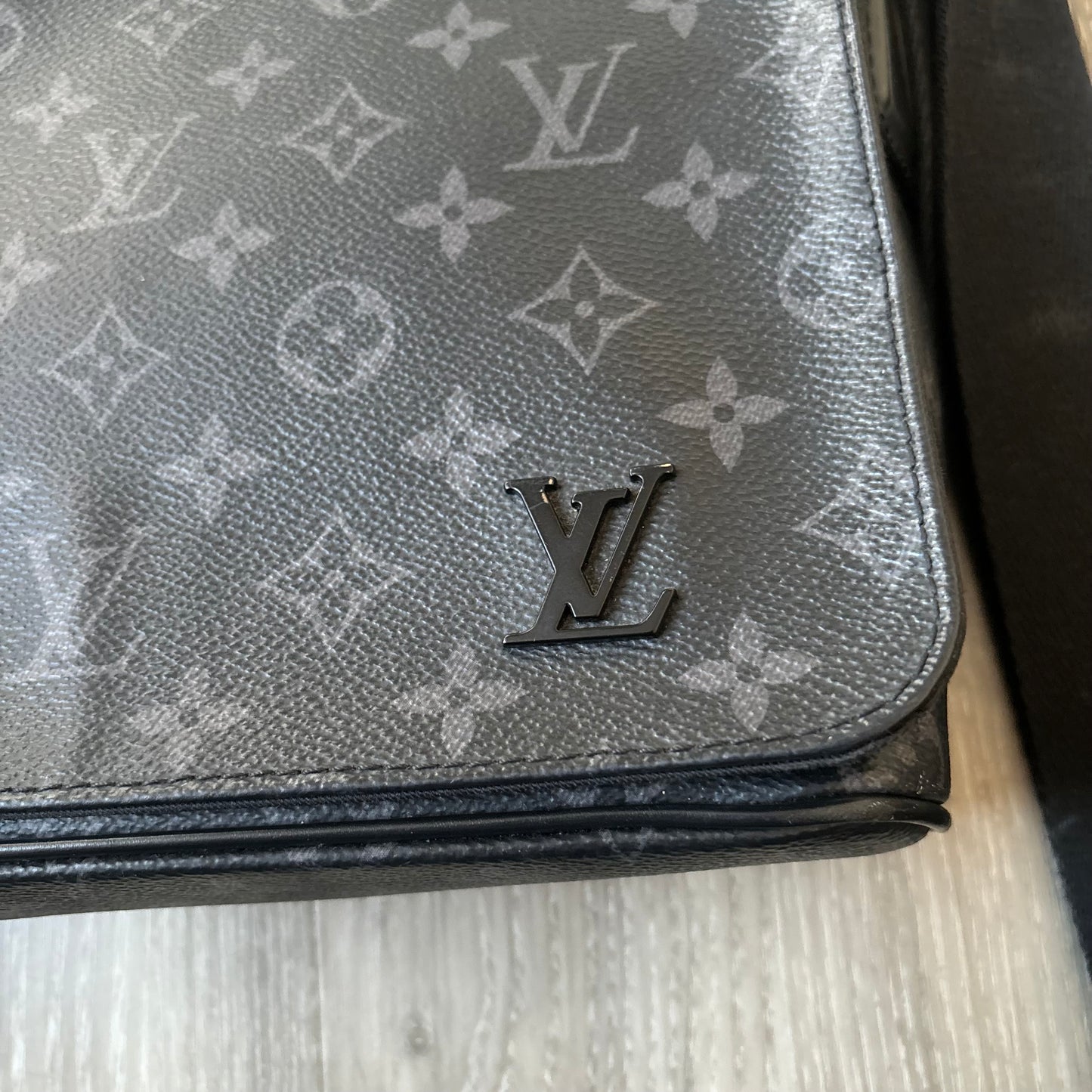 Louis Vuitton Pm Messenger Bag