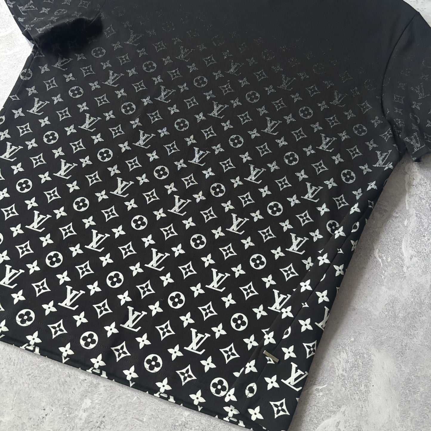 Louis Vuitton Gradient T-Shirt - Medium