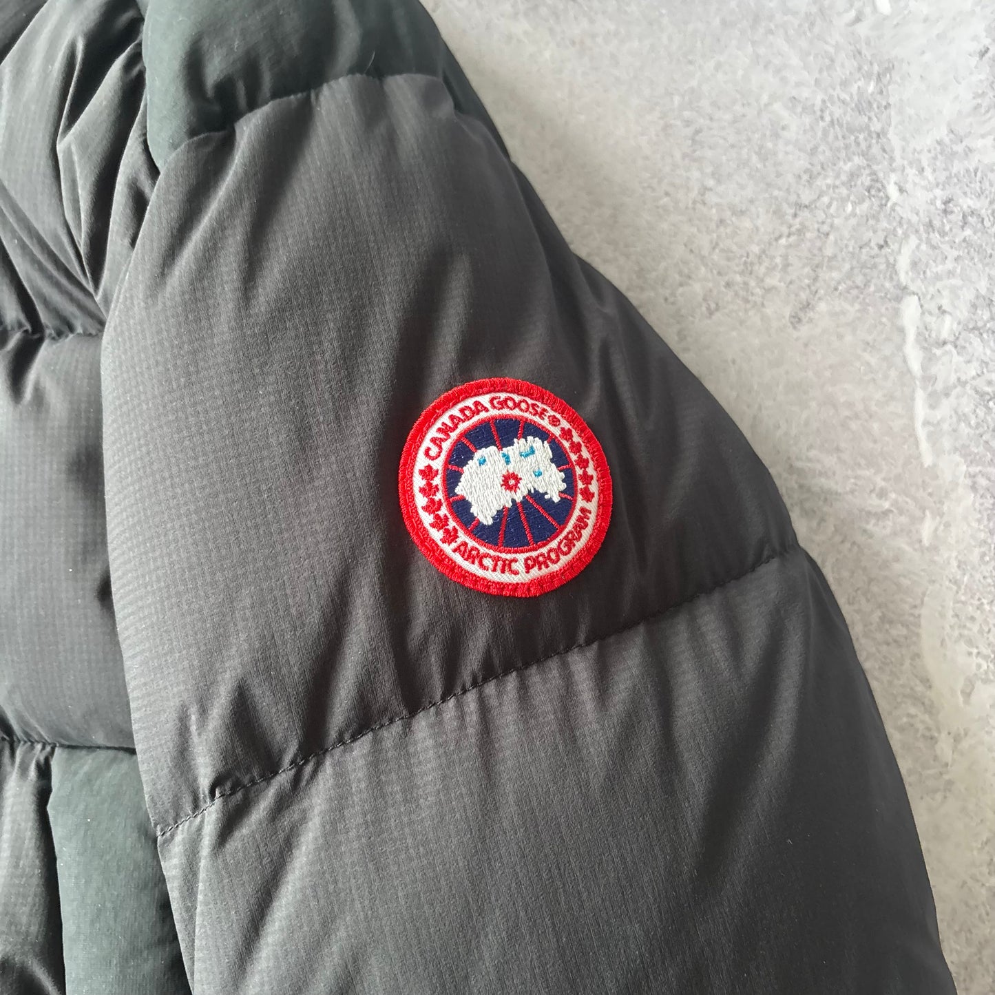 Canada Goose Armstrong Puffer Jacket - Medium