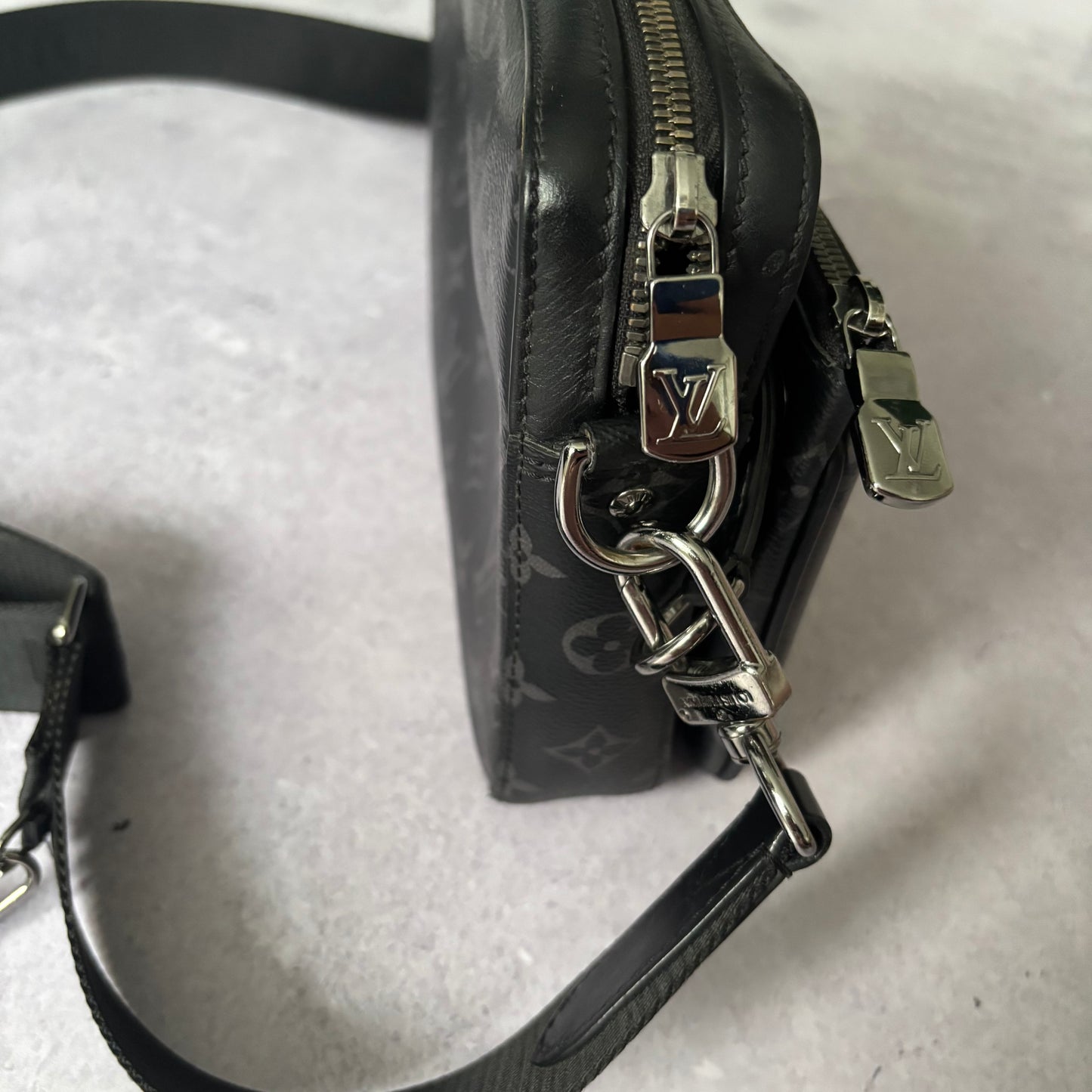 Louis Vuitton Trio Messenger Bag