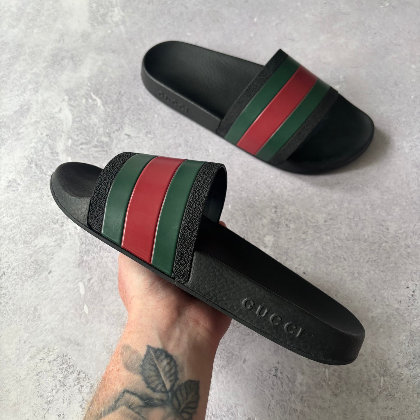 Gucci Pursuit Sliders - UK 7
