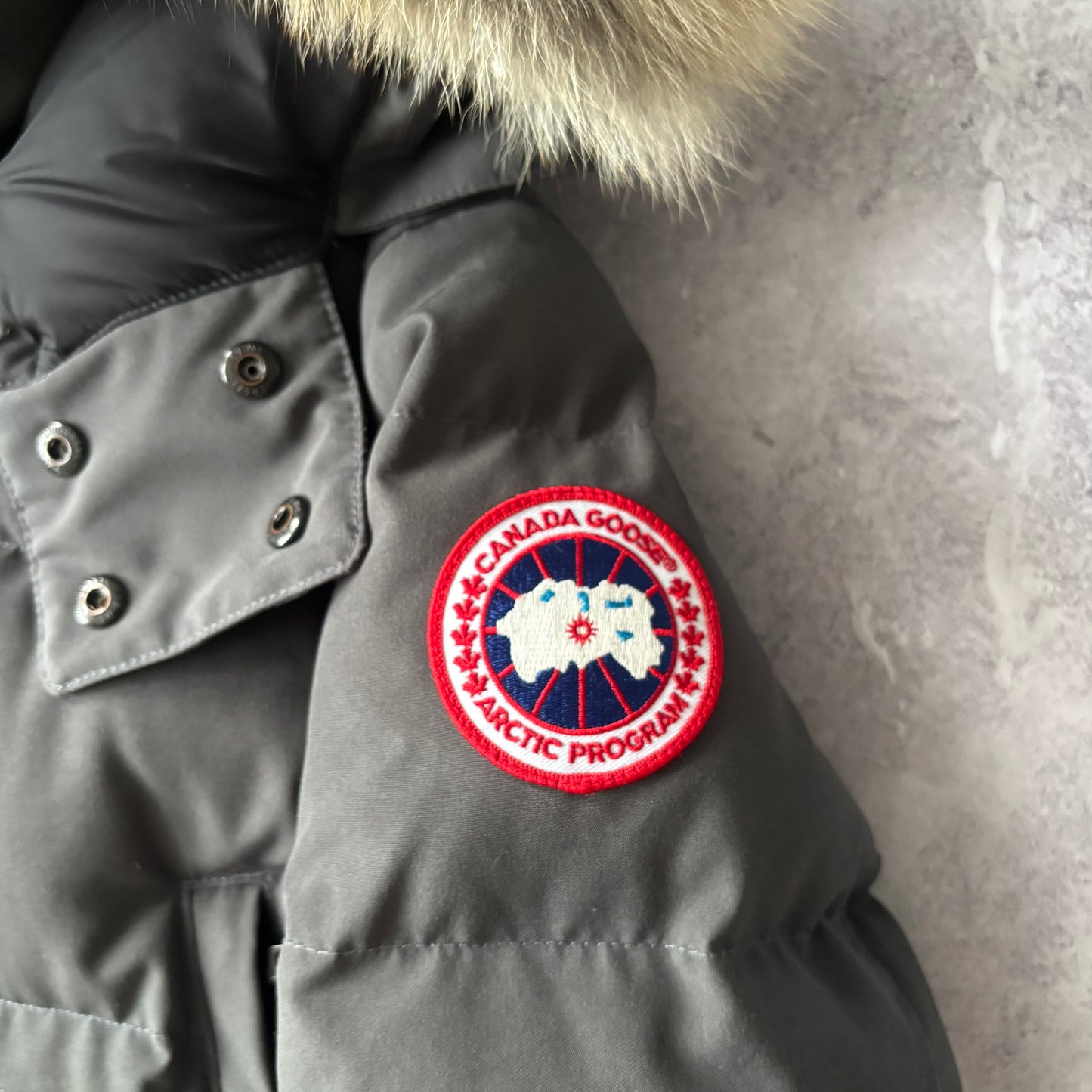 Canada Goose Wyndham Parka - Medium