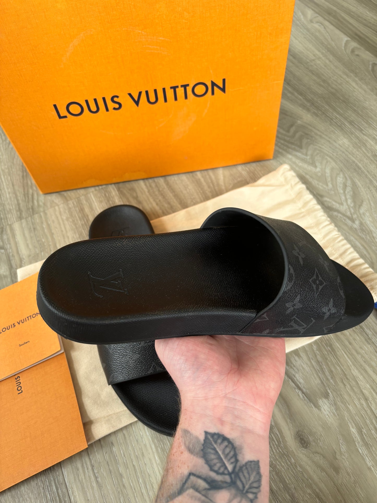 Louis Vuitton Sliders UK 9.5