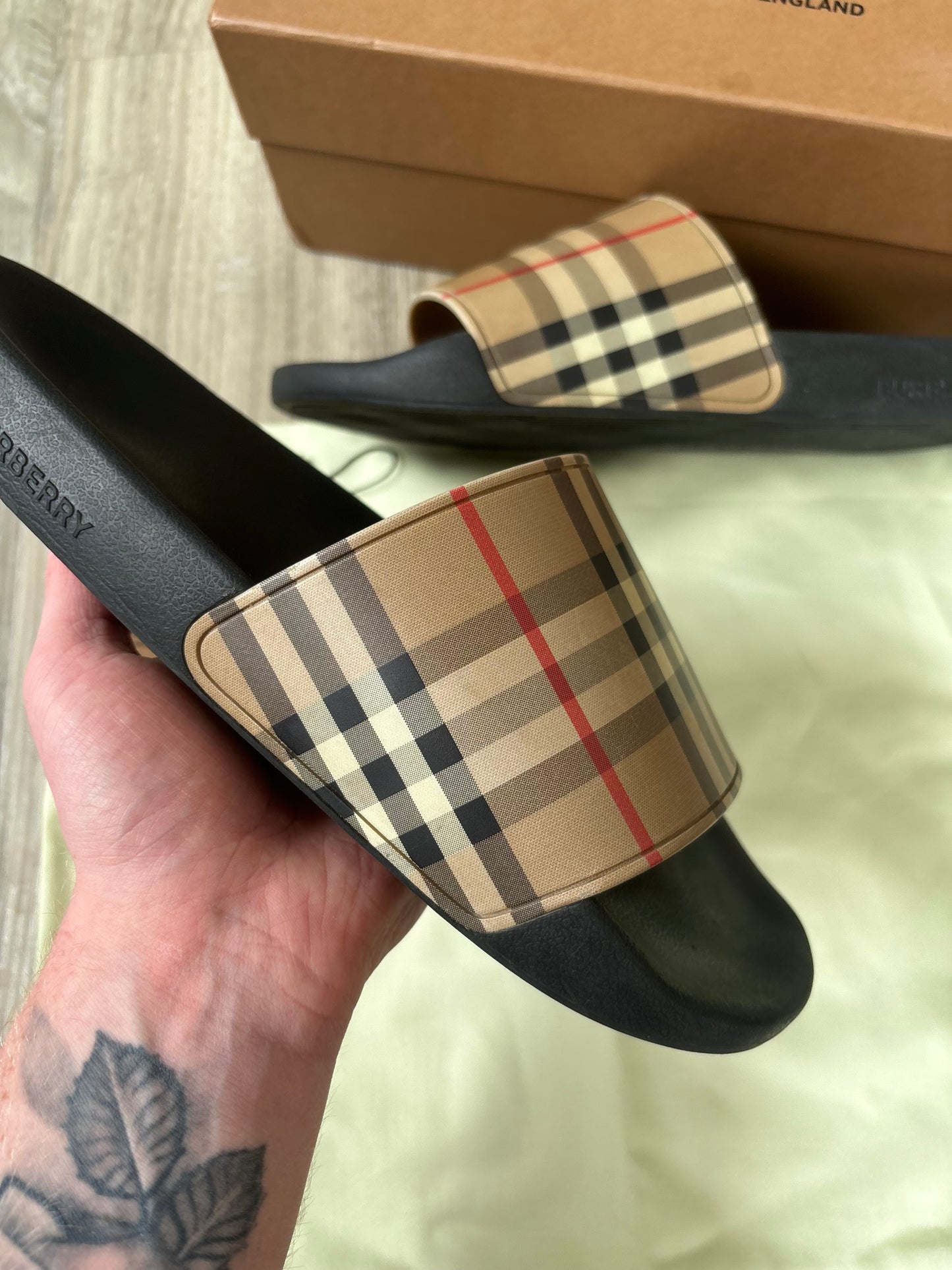 Burberry Sliders UK 9