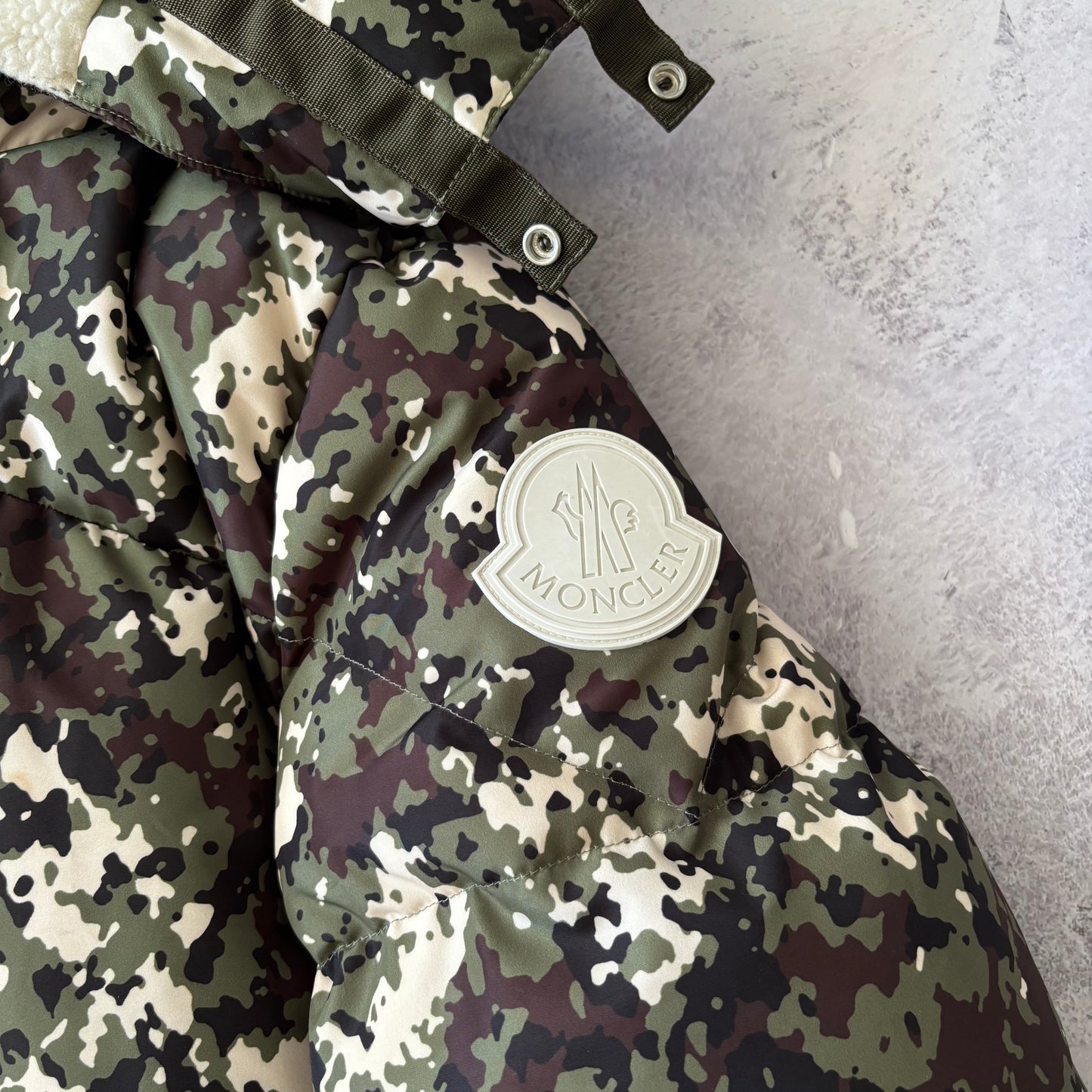 Moncler Blanc Puffer Jacket - Size 2