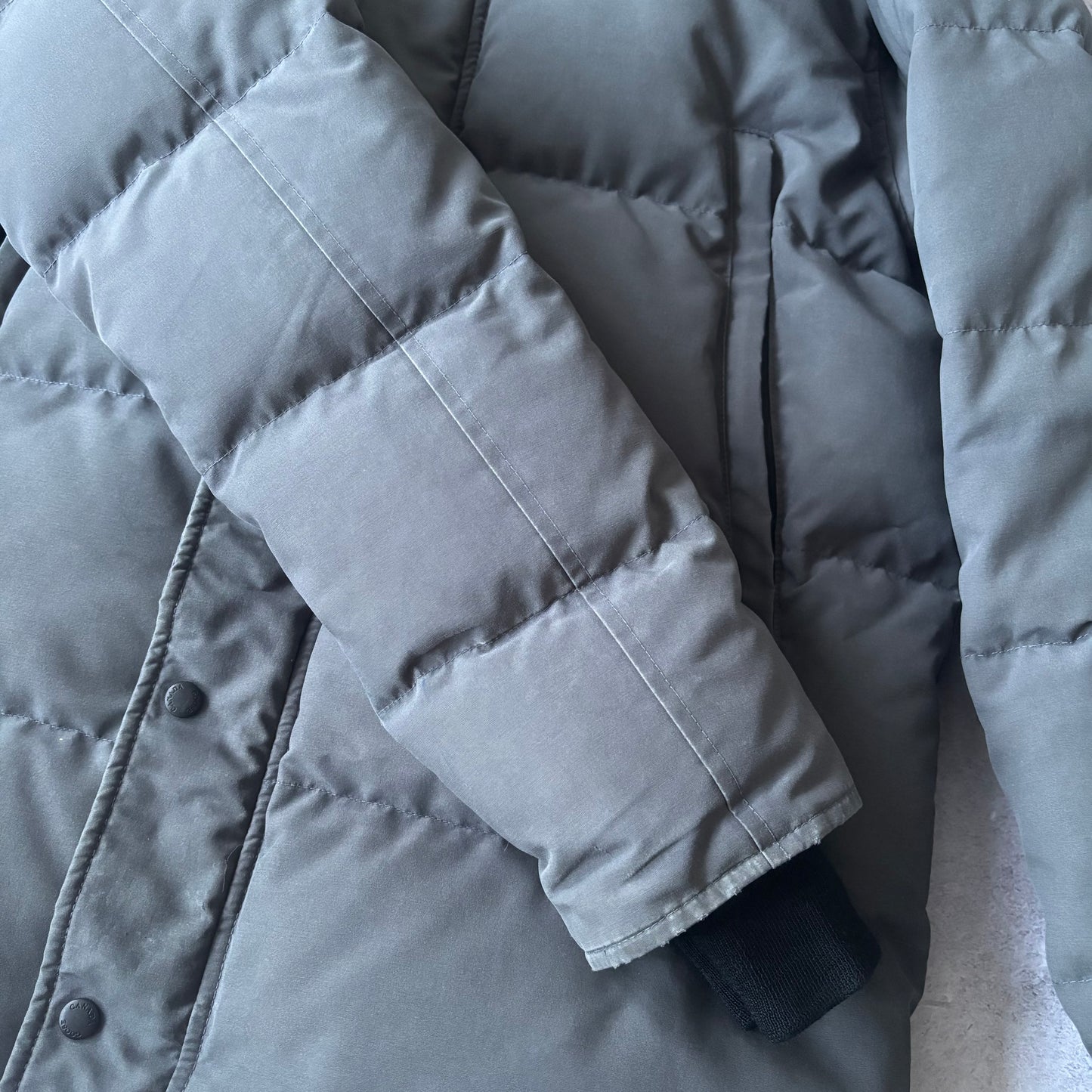 Canada Goose Wyndham Parka - Large