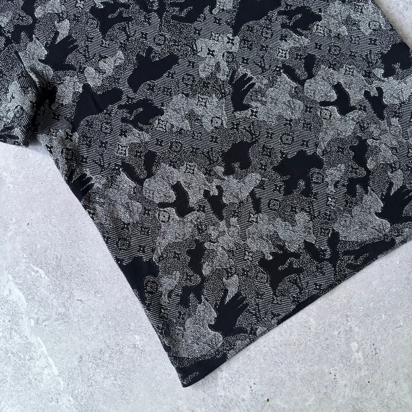 Louis Vuitton T-Shirt - Medium