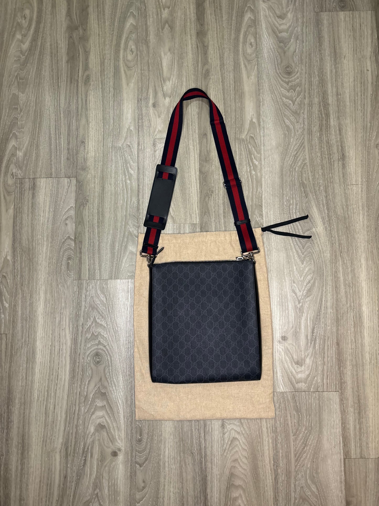 Gucci Messenger Bag (Large)