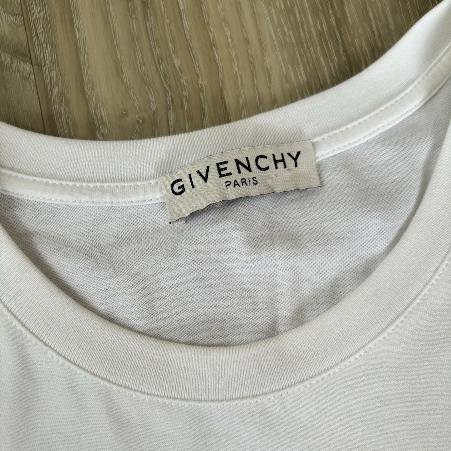 Givenchy T-Shirt Size M (Oversized)