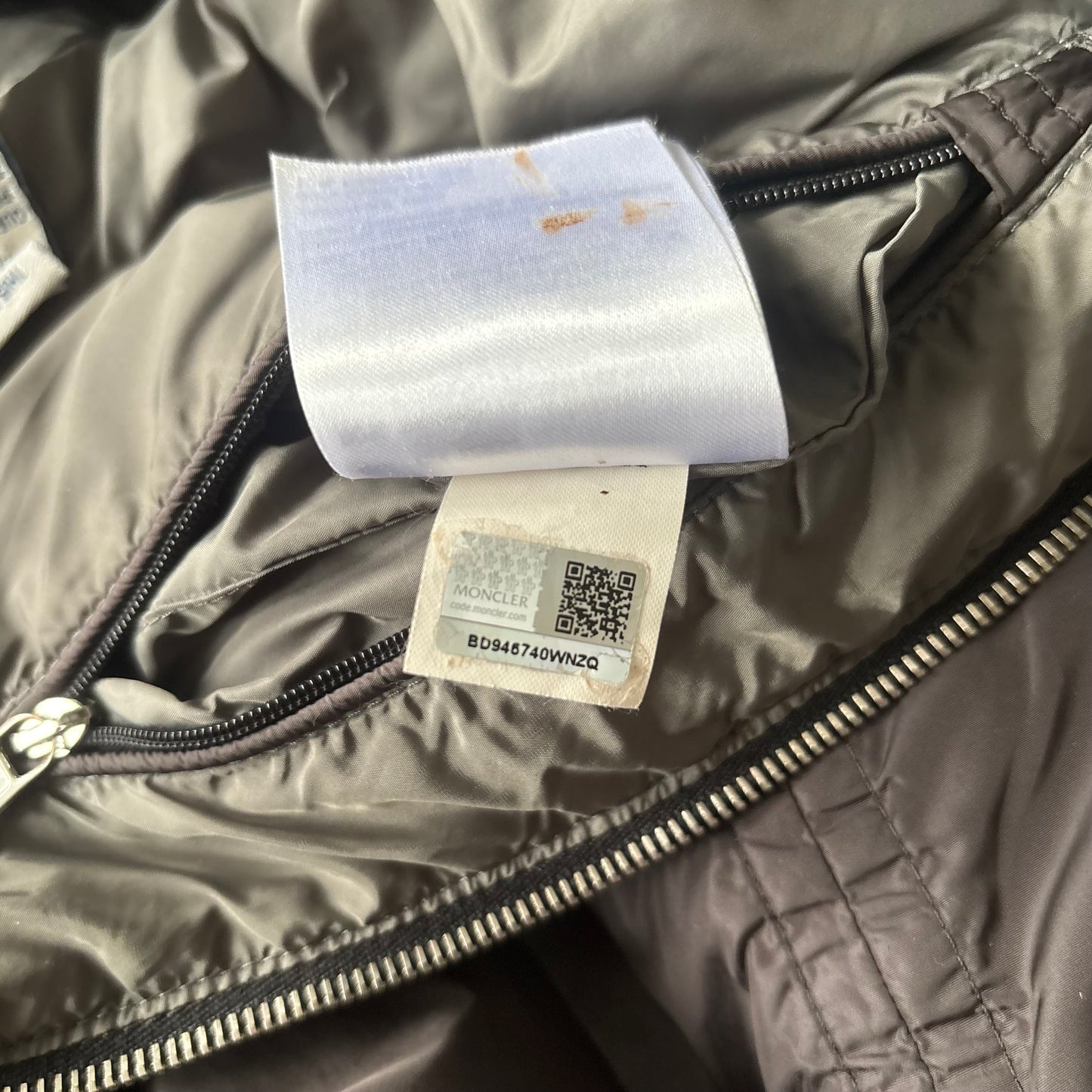 Moncler Gary Puffer Jacket - Size 2