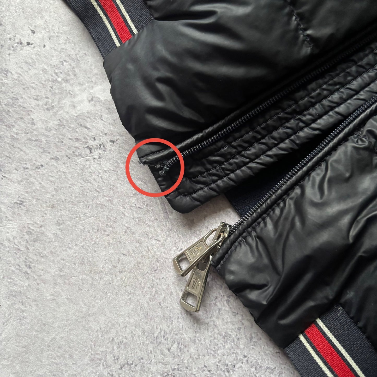 Moncler Elliot Puffer Jacket - Size 3