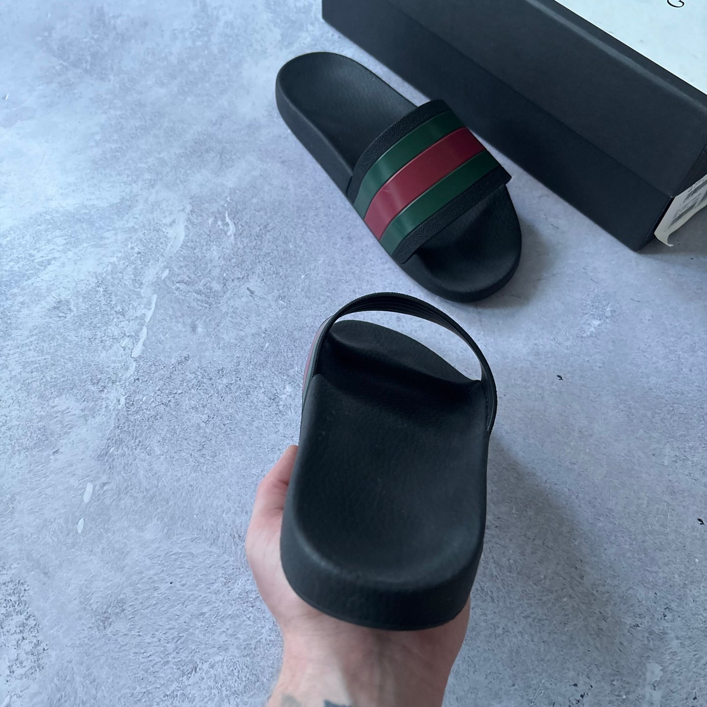 Gucci Pursuit Sliders - UK 8