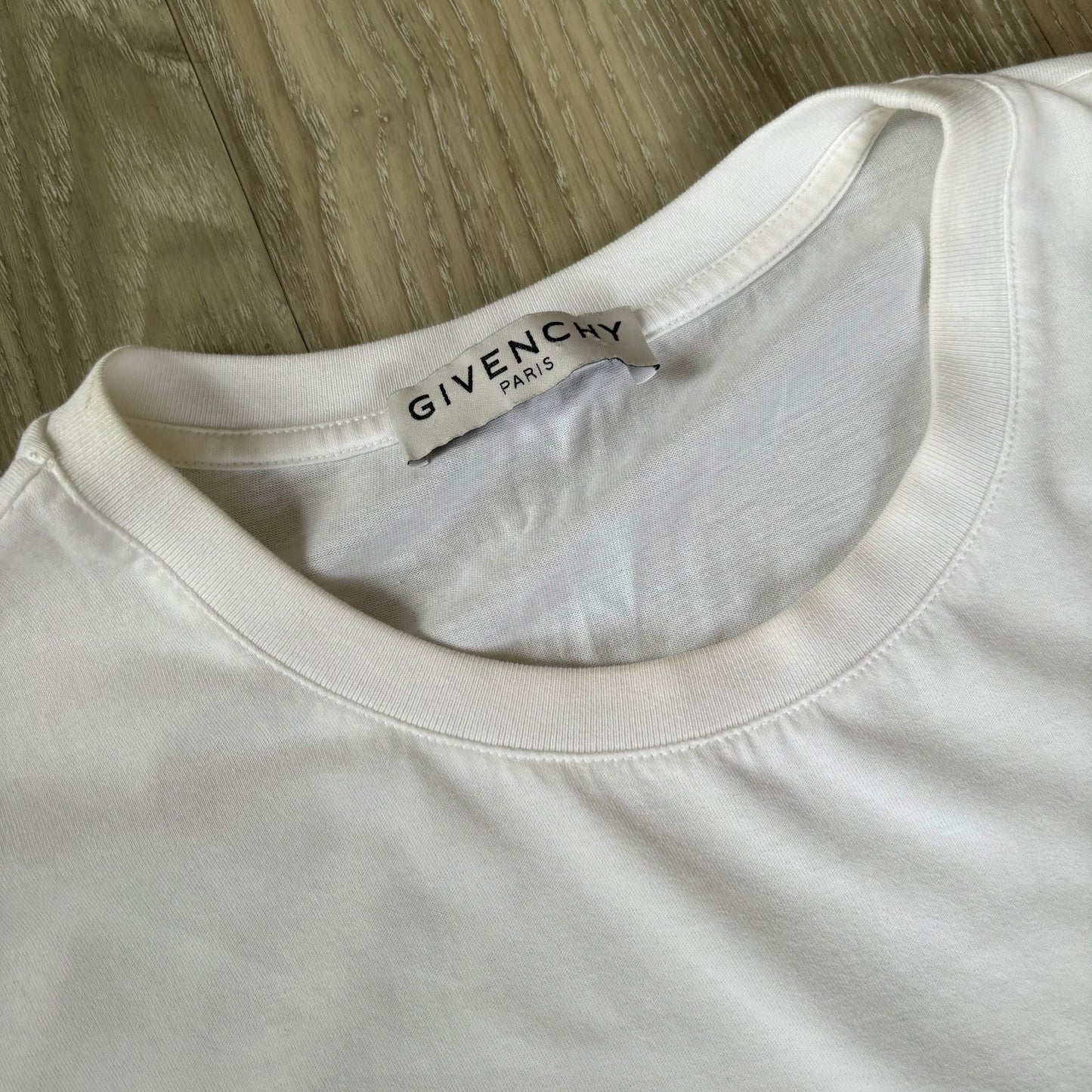 Givenchy T-Shirt Size M (oversized)