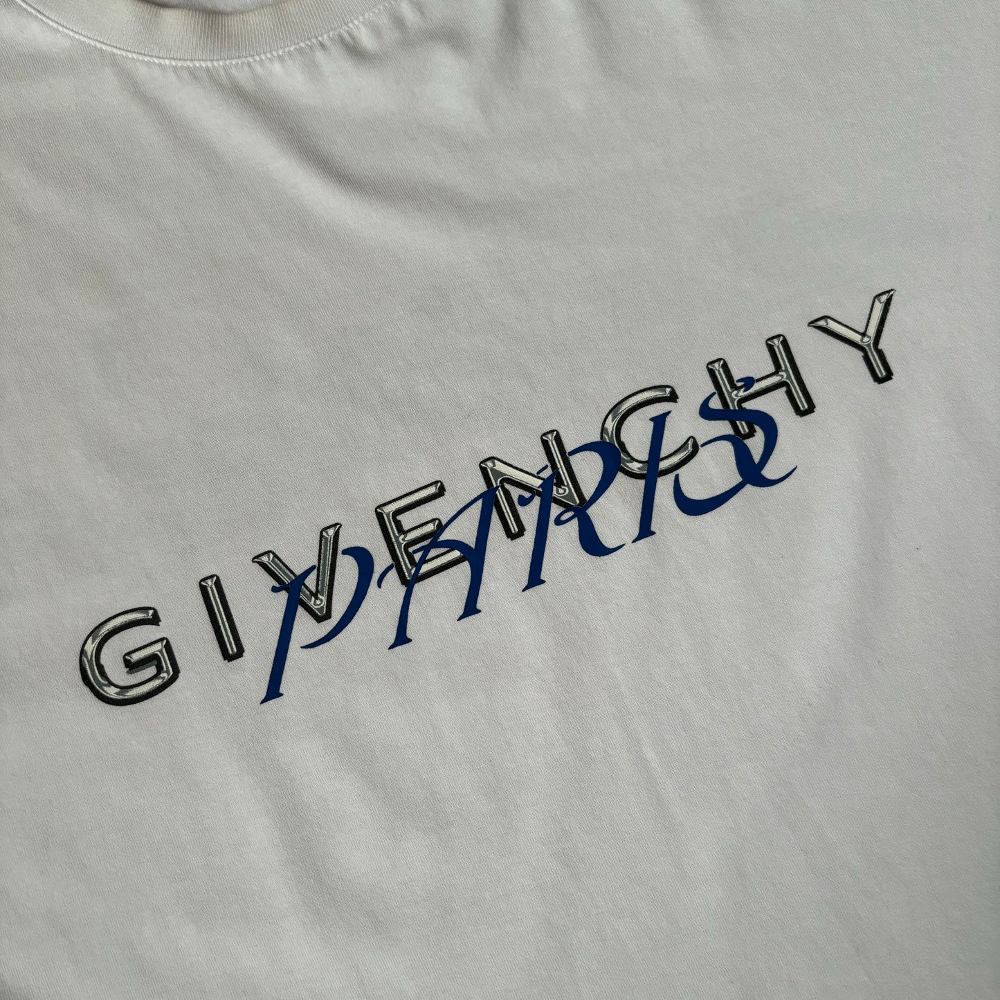 Givenchy T-Shirt - Medium