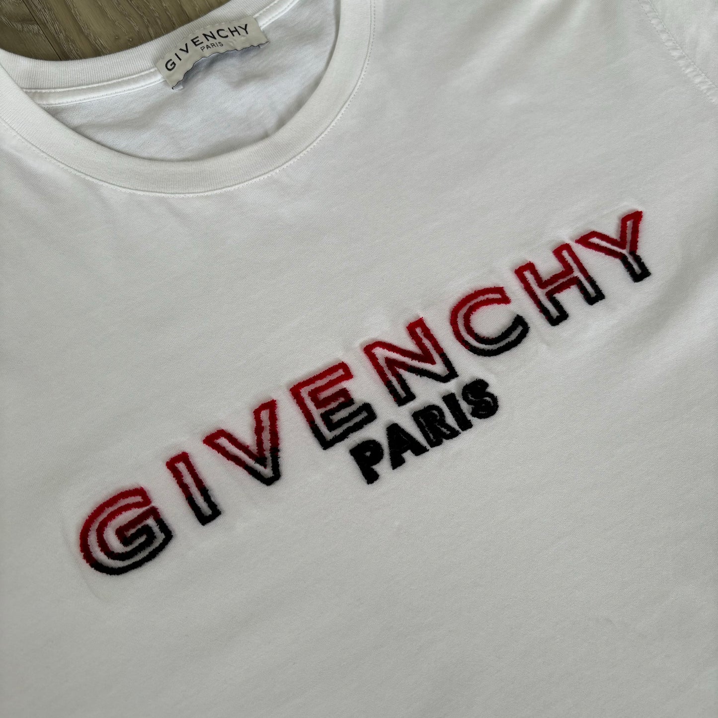 Givenchy T-Shirt Size M (Oversized)