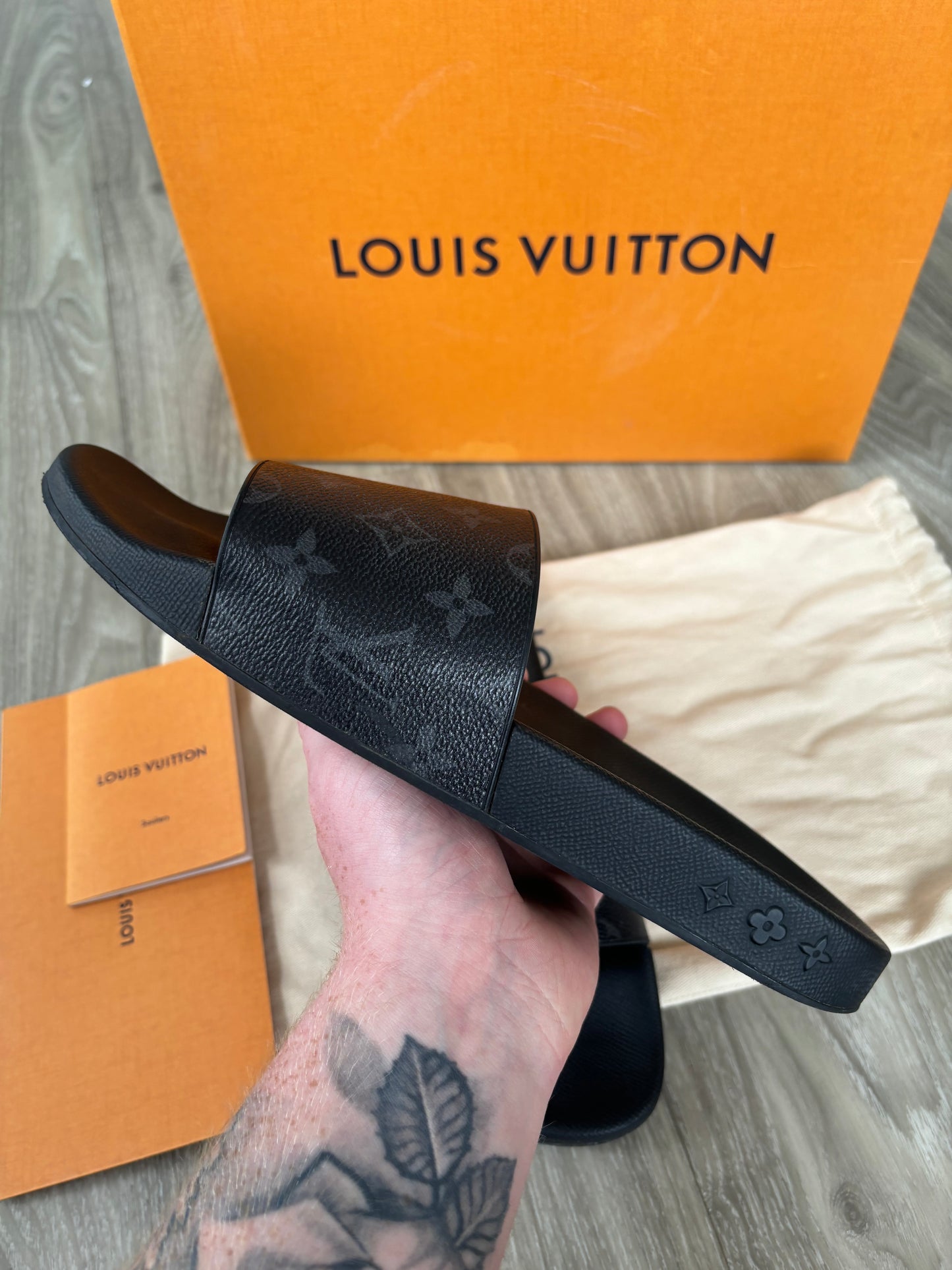 Louis Vuitton Sliders UK 9.5