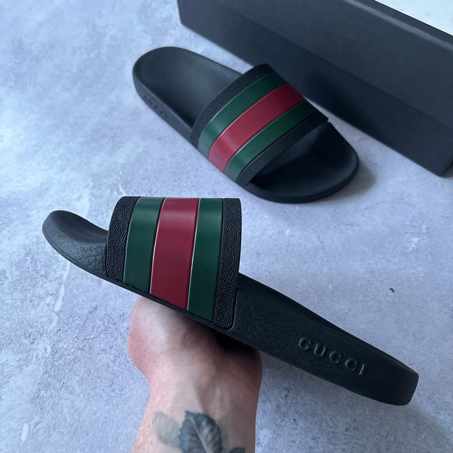 Gucci Pursuit Sliders - UK 8