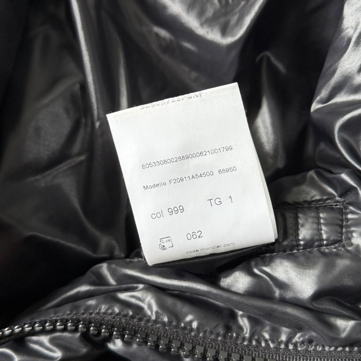 Moncler Ecrins Puffer Jacket - Size 1