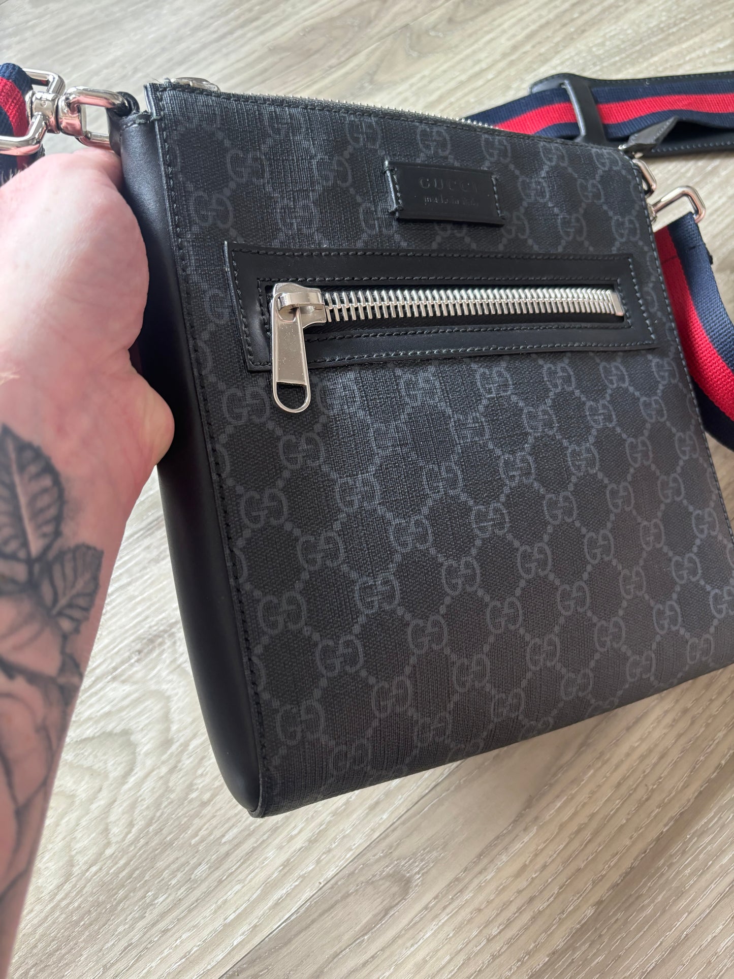 Gucci messenger Bag (Black)