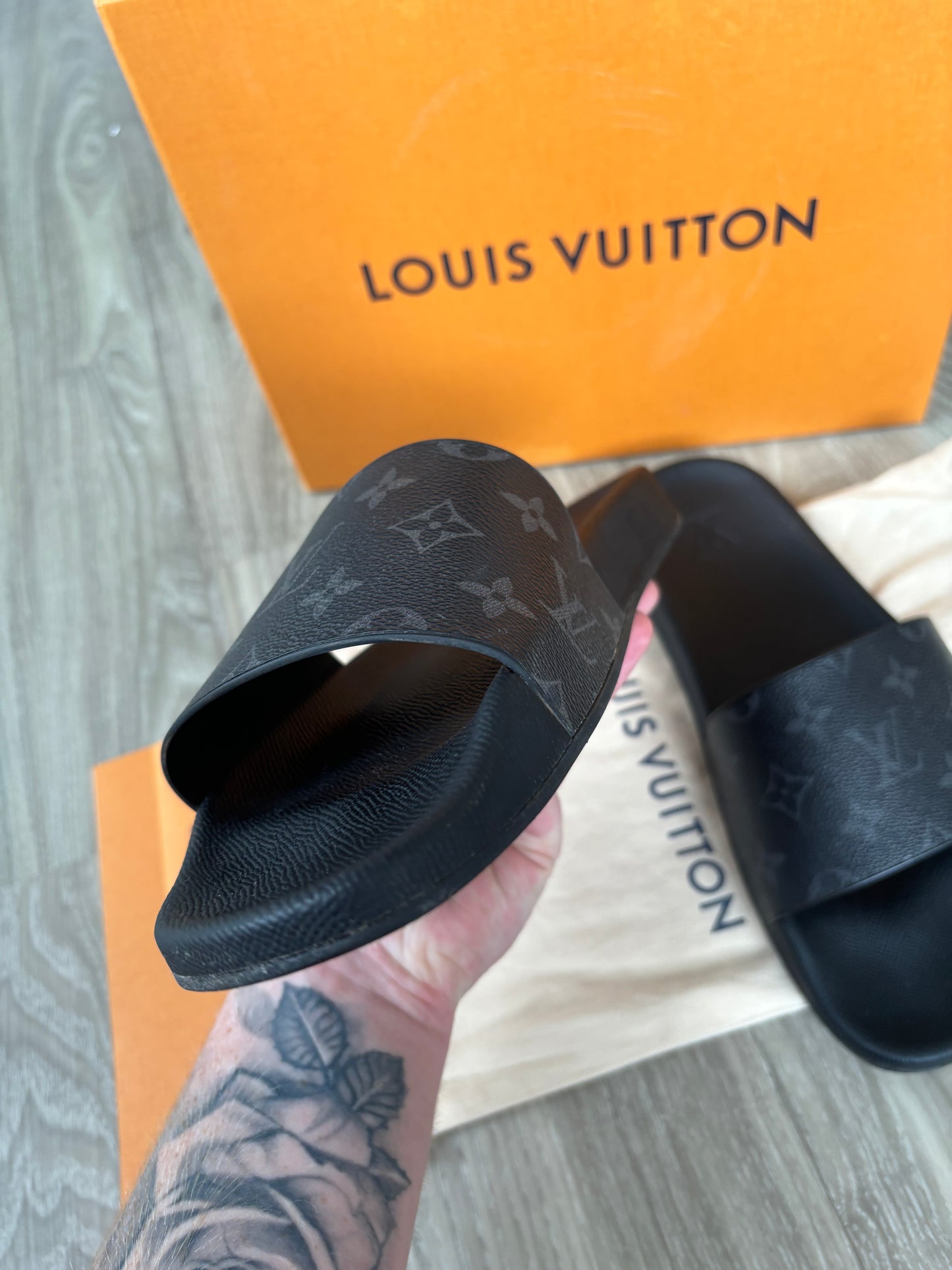 Louis Vuitton Sliders UK 9.5