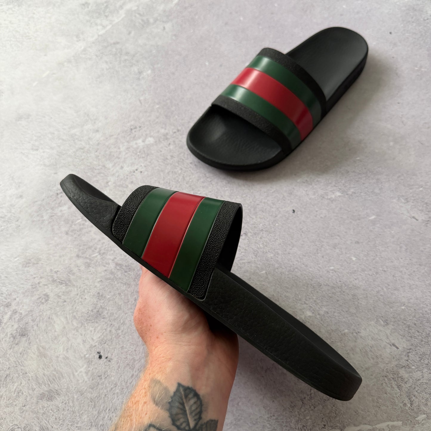 Gucci Pursuit Sliders - UK 9
