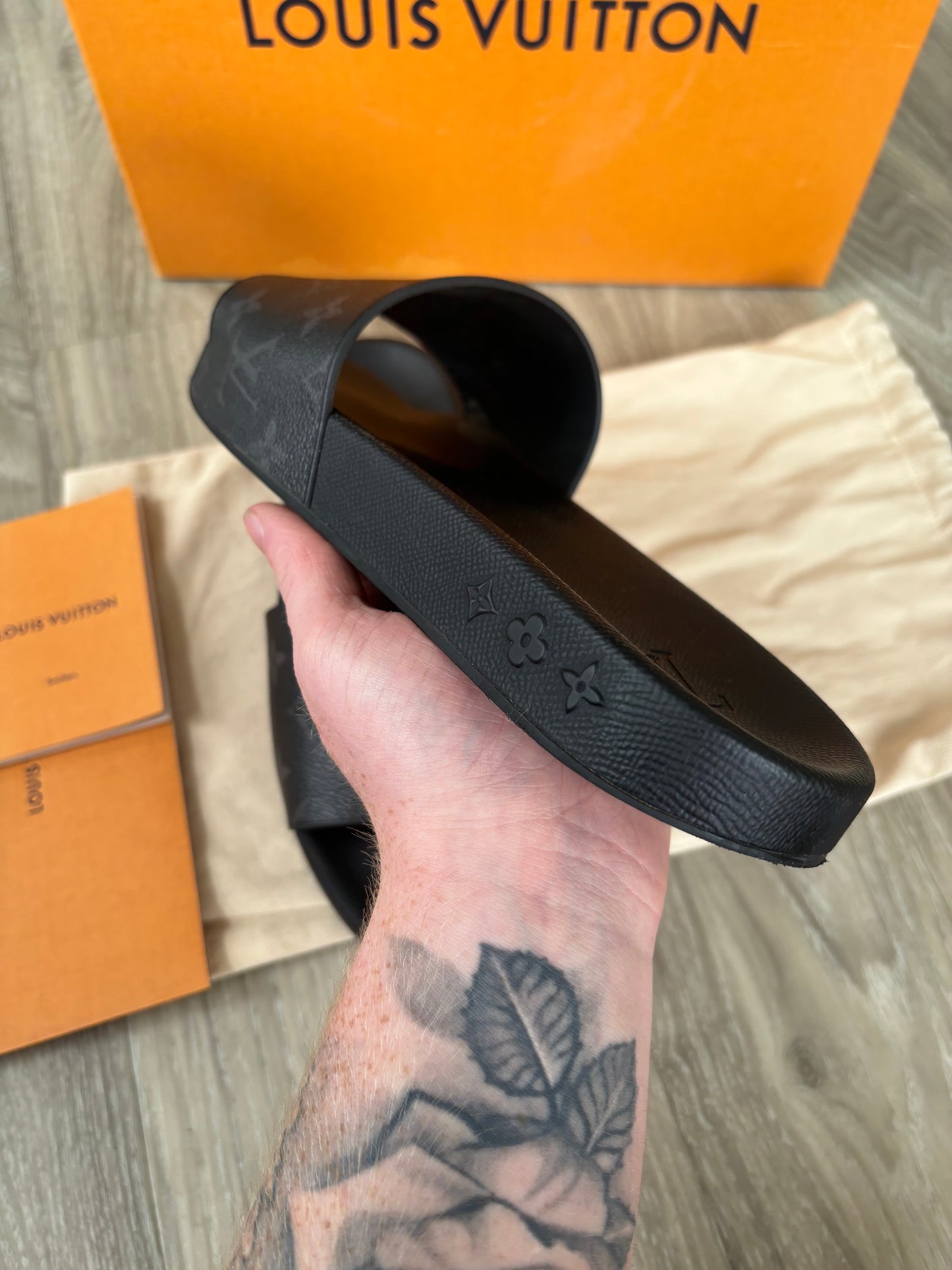 Louis Vuitton Sliders UK 9.5