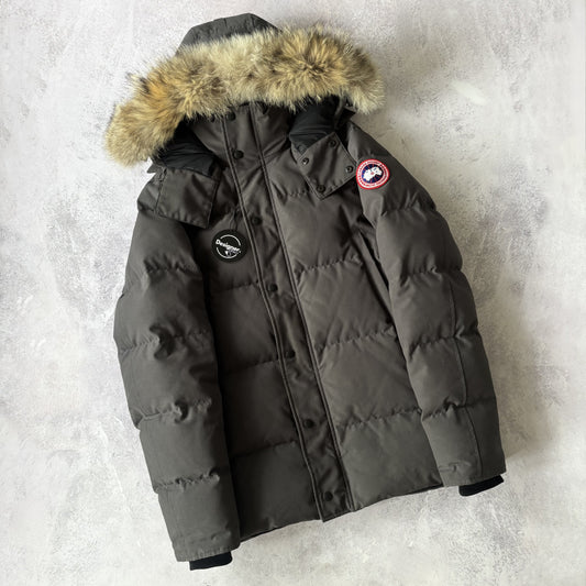 Canada Goose Wyndham Parka - Large