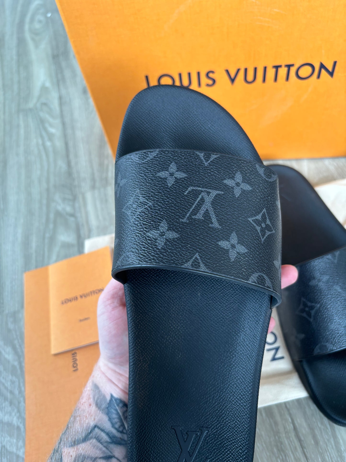 Louis Vuitton Sliders UK 9.5