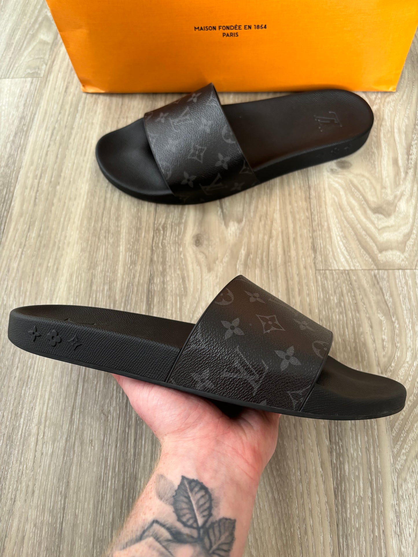 Louis Vuitton Sliders UK 12