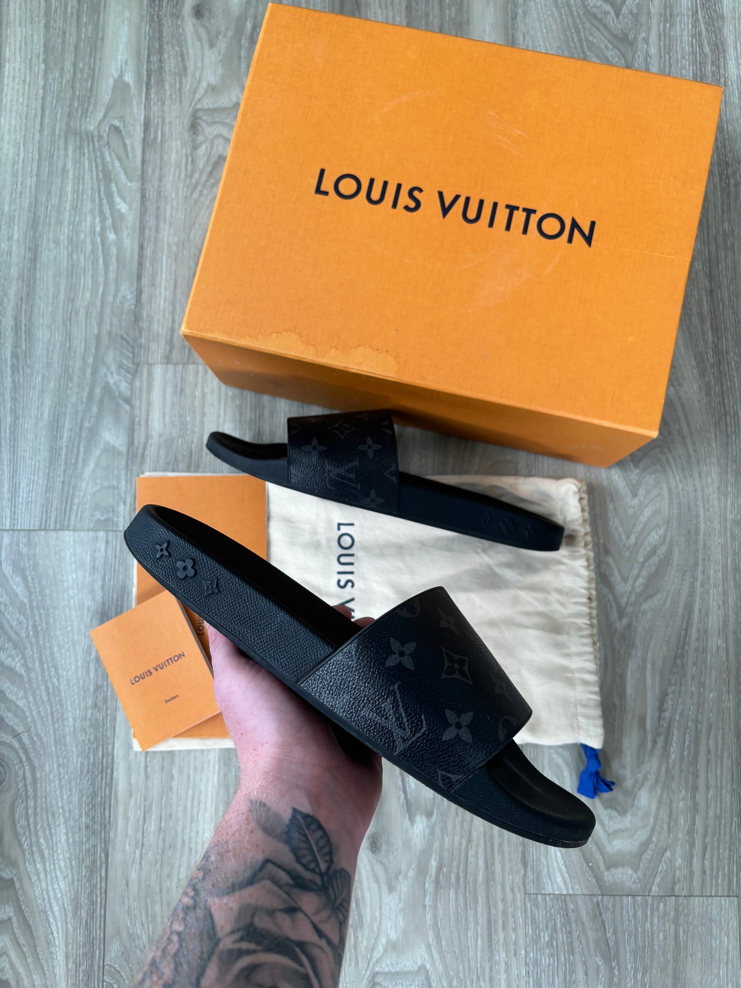 Louis Vuitton Sliders UK 9.5